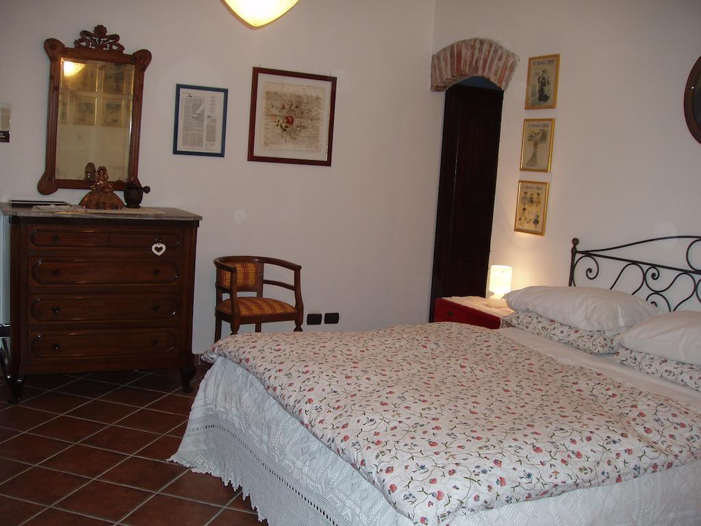 Bed and Breakfast Cascina Nel Bosco Moncucco Torinese Zimmer foto